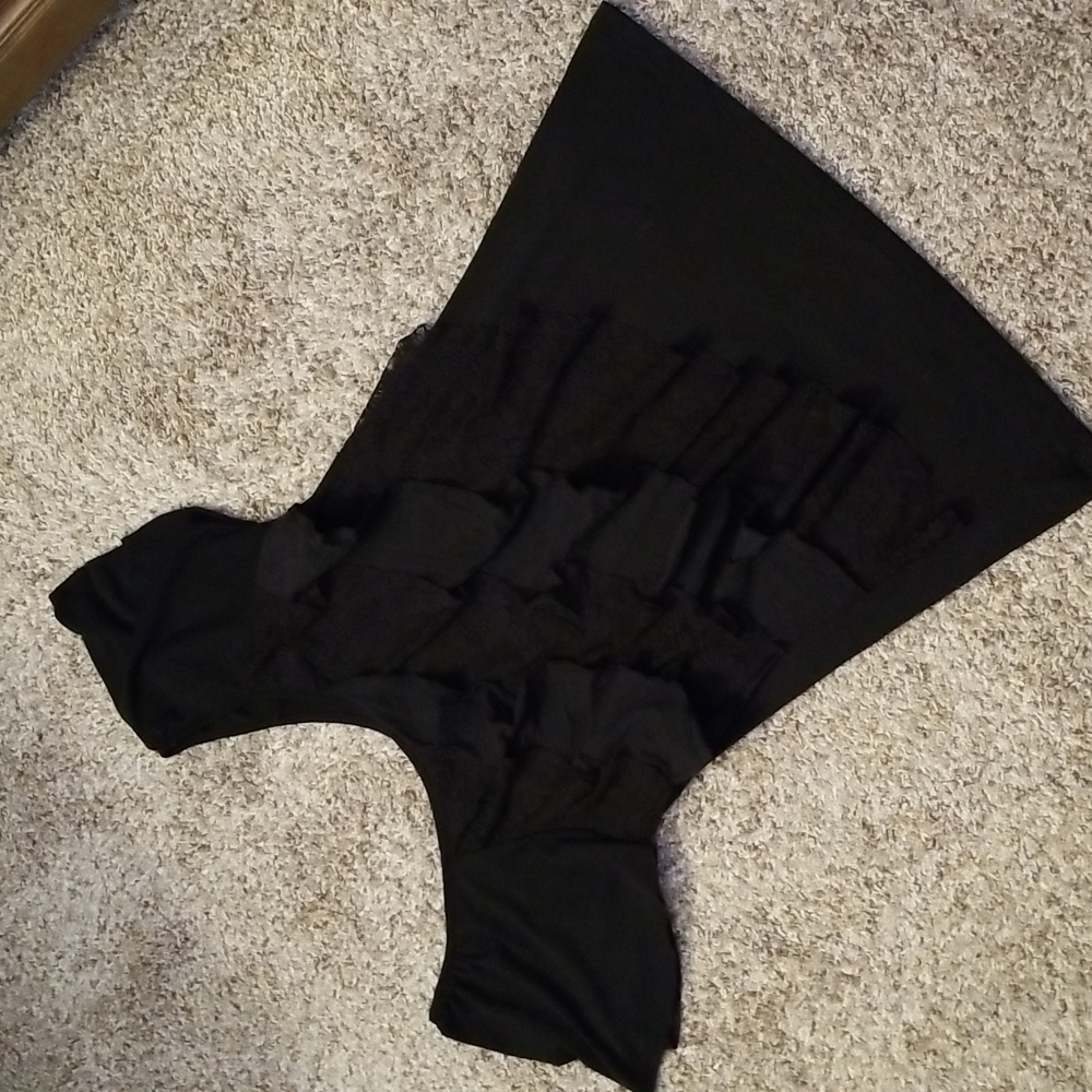 Black Ruffled Top - Picture 3 of 9